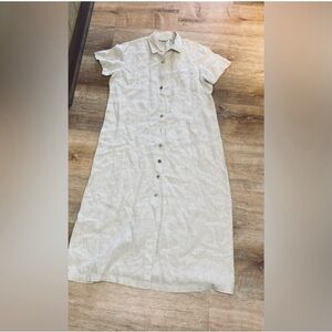 100% linen dress With pockets.